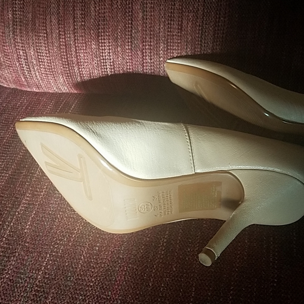 Shoes - Picture 3 of 7